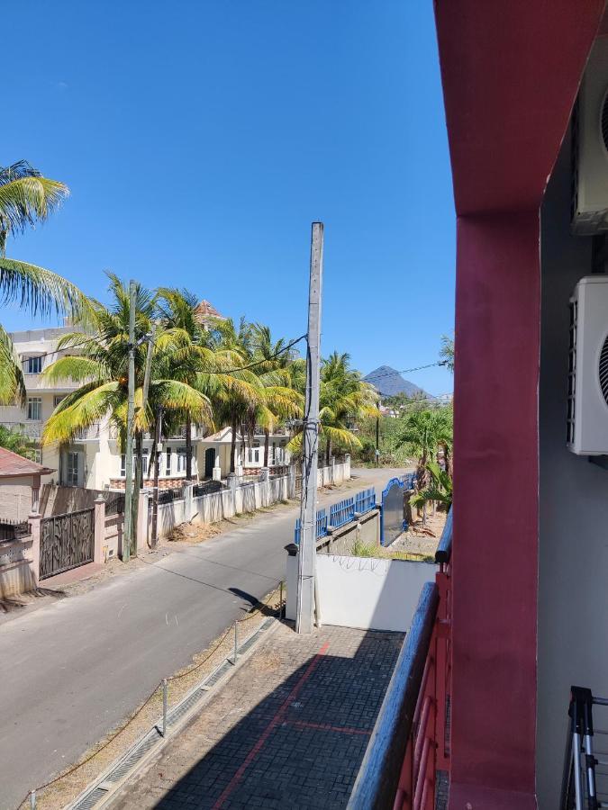 Ashiana Oceanside Apartment Flic-en-Flacq Buitenkant foto
