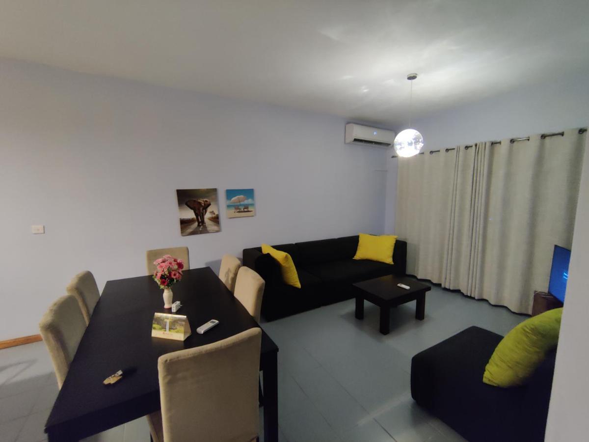Ashiana Oceanside Apartment Flic-en-Flacq Buitenkant foto