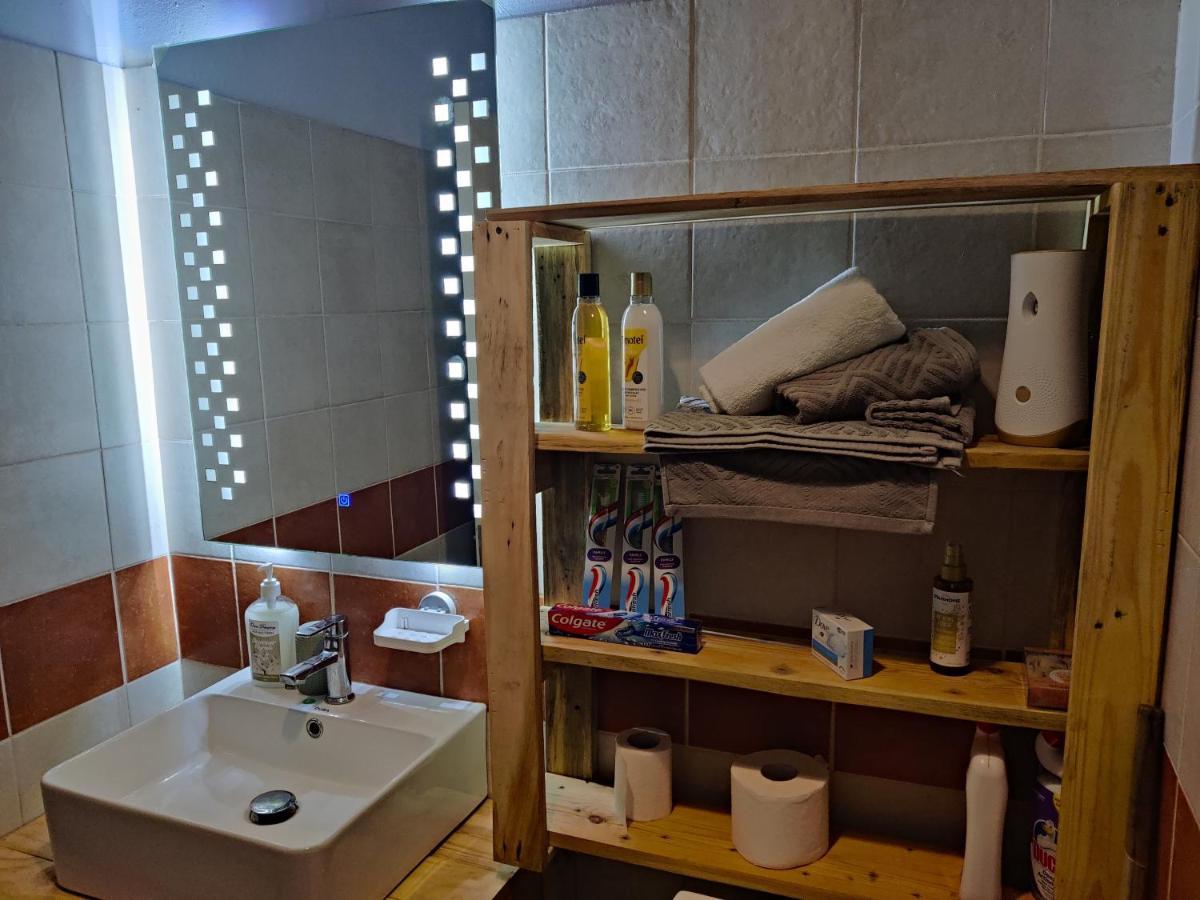 Ashiana Oceanside Apartment Flic-en-Flacq Buitenkant foto